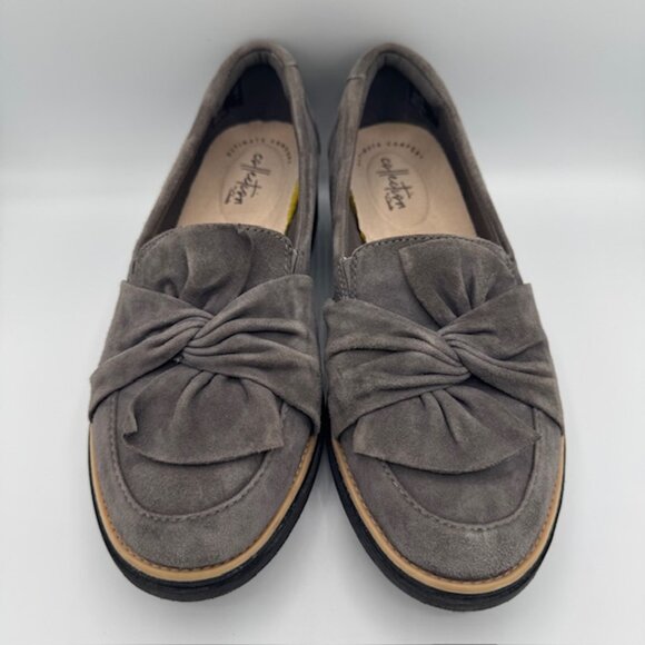 Clarks Women's Sharon Dasher Grey Suede Slip On Loafer Bow Accent Size 8 - Picture 3 of 5